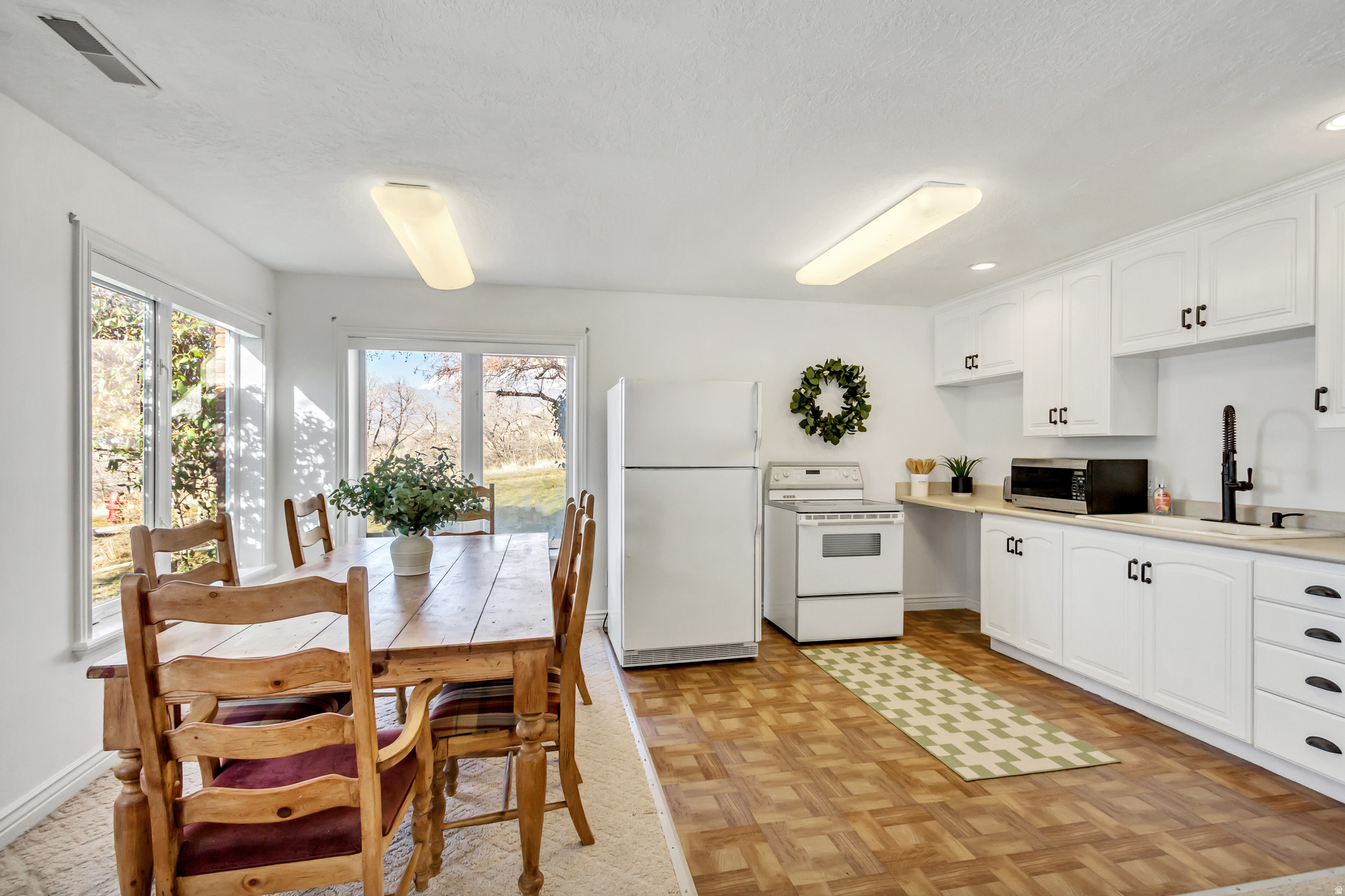 ROCK CANYON - Residential Income