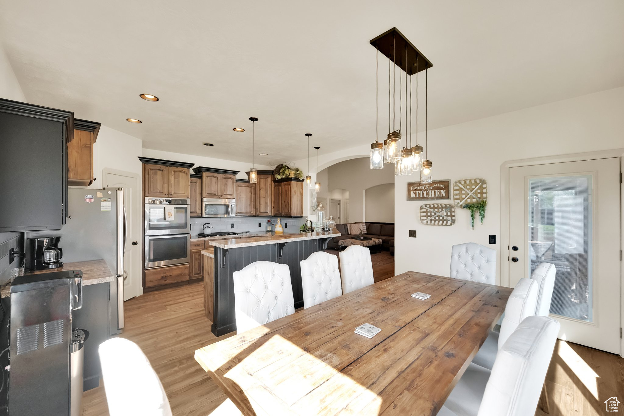 ENGLAND ESTATES - Residential