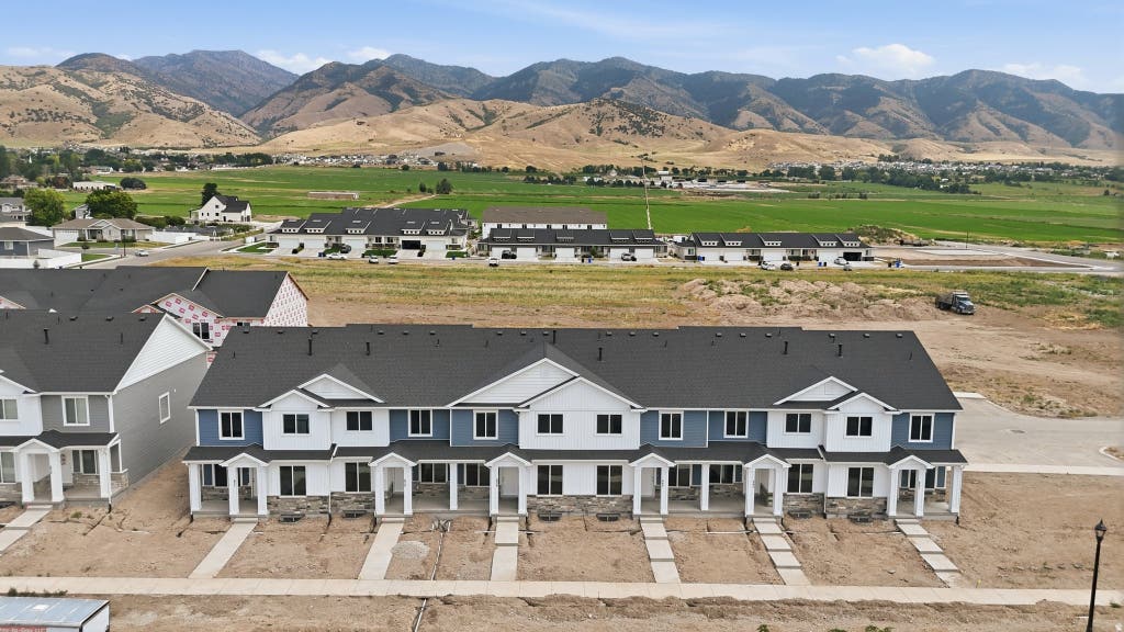 Photo of 843 S 270 E #10, Smithfield, UT 84335 (MLS # 2179763)