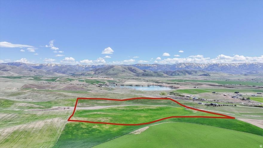Looking for a Private lot close to town with BEAUTIFUL 360 views in every direction? This 40 acres located North of the Preston golf course and across from Foster Reservoir is just the ticket. Land is currently planted in crops but has lots of options for what ever your dreams are. A private getaway, a new farm home with animals, or keep it as dry farm for future investment. Franklin county has lots of sportsman opportunities and is only 25 miles from Logan Ut. It's a nice rural community to call Home.