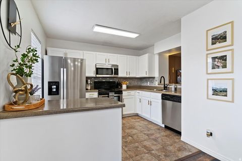 Tiny photo for 518 S 450 E, Clearfield, UT 84015 (MLS # 2121813)