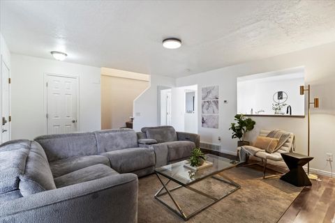 Tiny photo for 518 S 450 E, Clearfield, UT 84015 (MLS # 2121813)