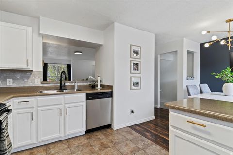 Tiny photo for 518 S 450 E, Clearfield, UT 84015 (MLS # 2121813)