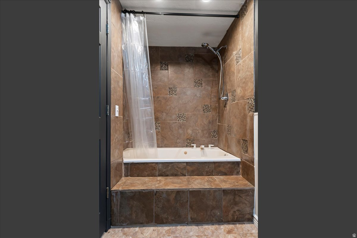 NEWCASTLE GREENE TOWNHOMES PUD - Residential