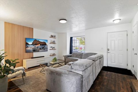 Tiny photo for 518 S 450 E, Clearfield, UT 84015 (MLS # 2121813)