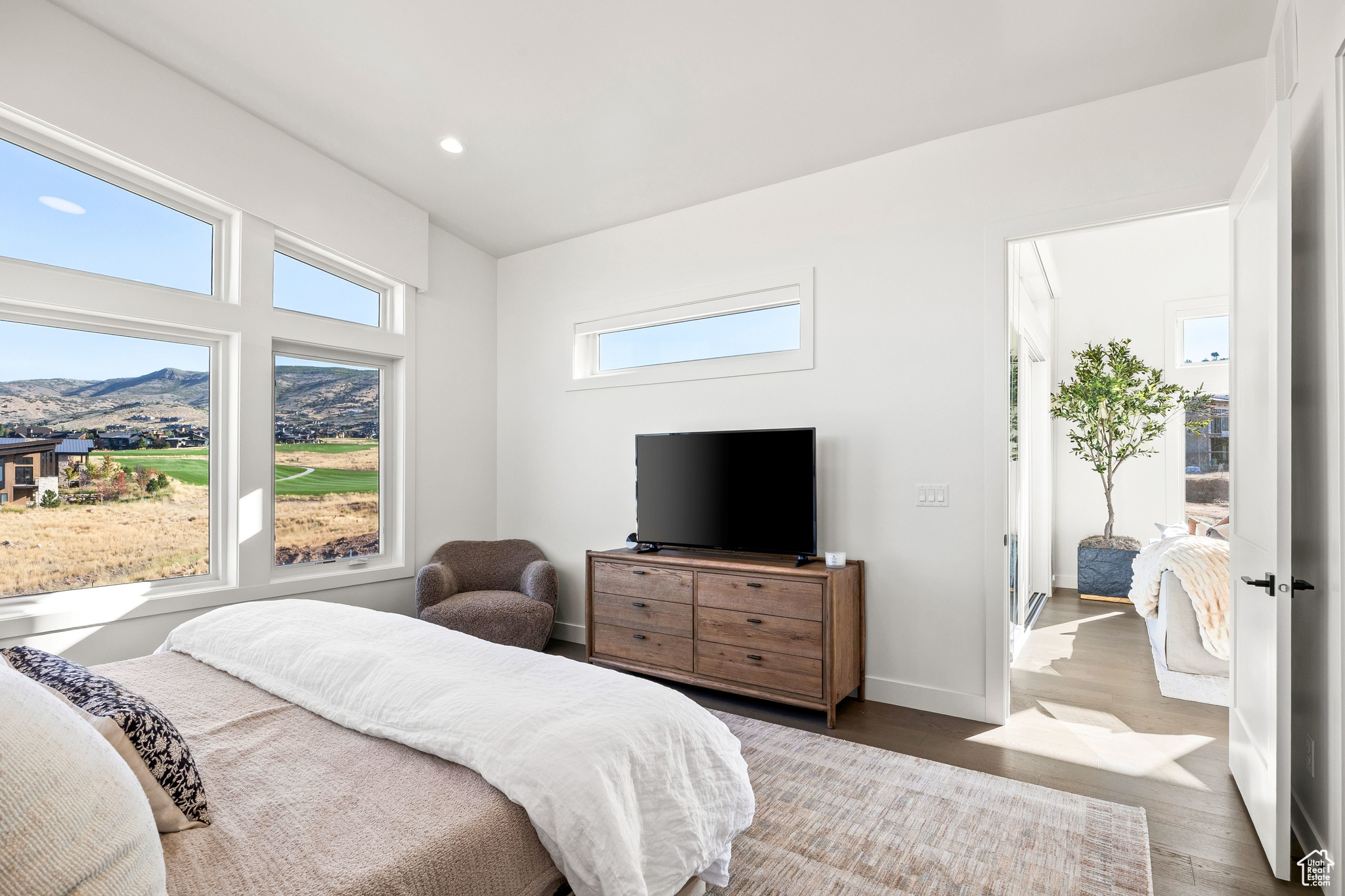 RED LEDGES - Residential