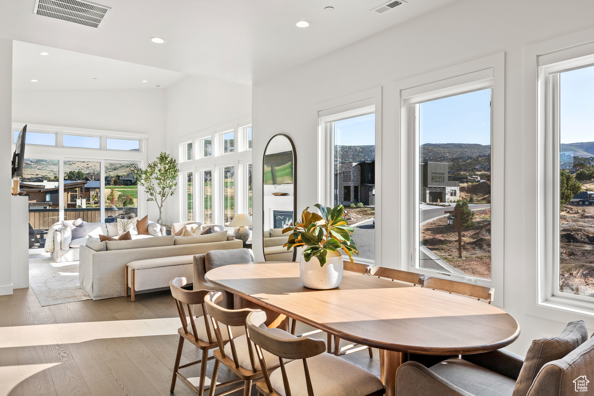 RED LEDGES - Residential