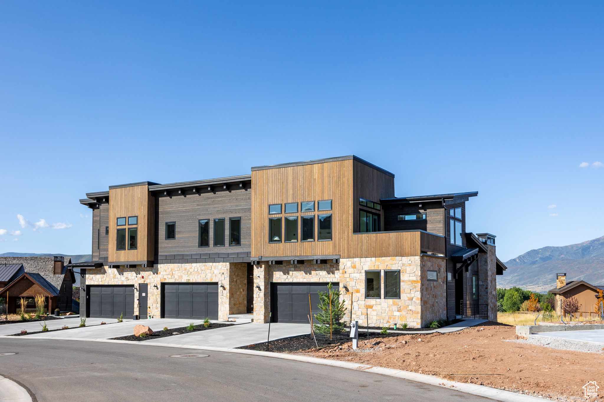 RED LEDGES - Residential