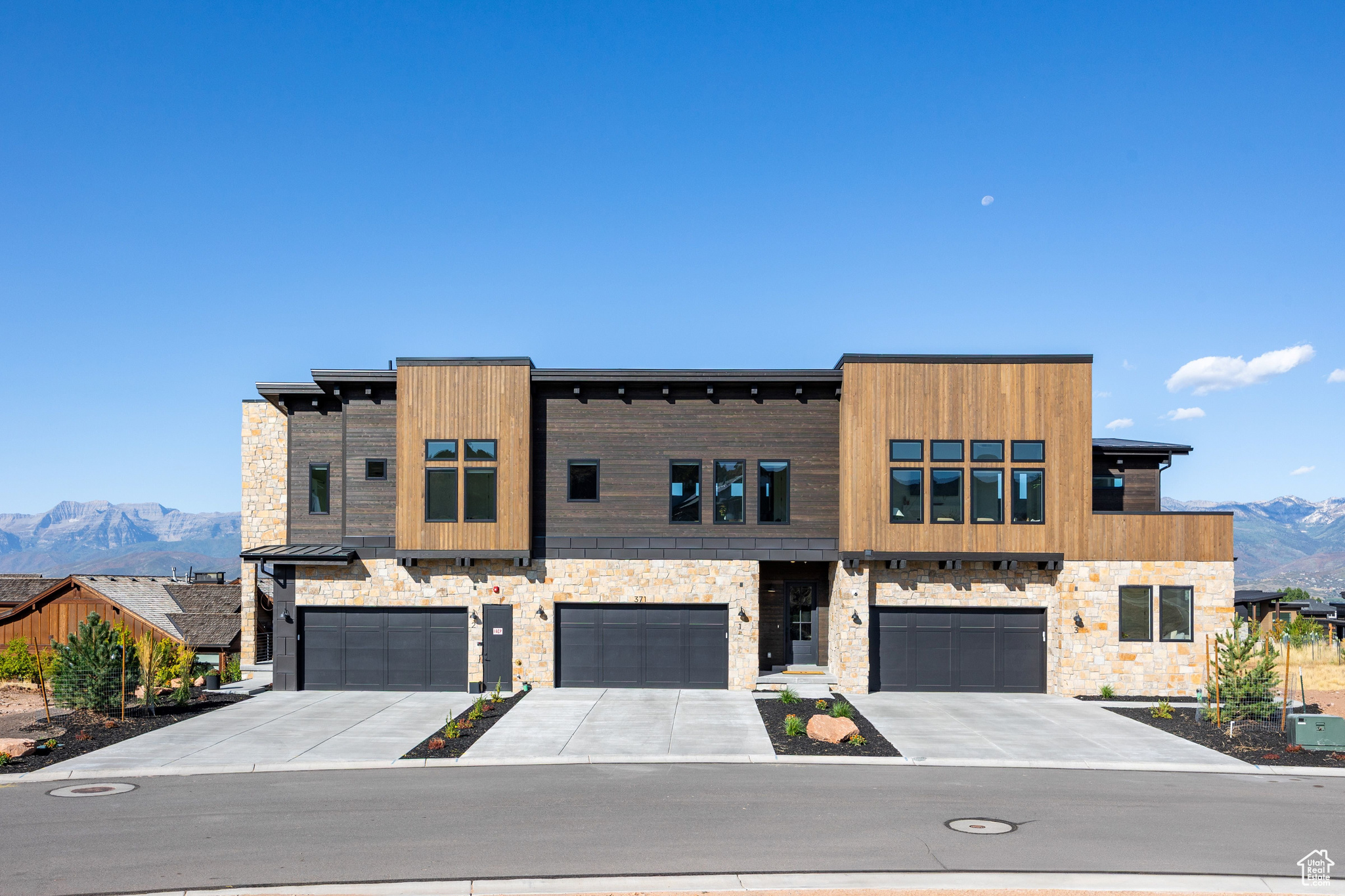 RED LEDGES - Residential
