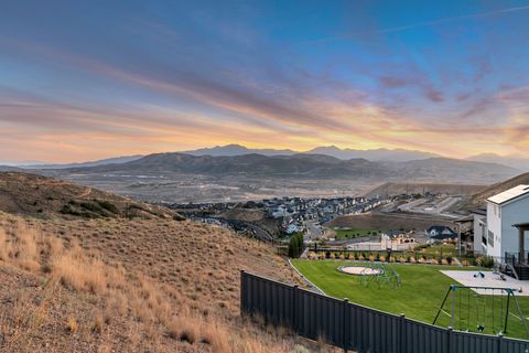 Tiny photo for 1701 W OAKRIDGE CIR, Lehi, UT 84043 (MLS # 2134300)