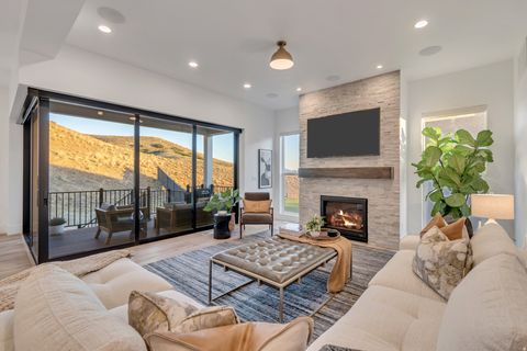 Tiny photo for 1701 W OAKRIDGE CIR, Lehi, UT 84043 (MLS # 2134300)