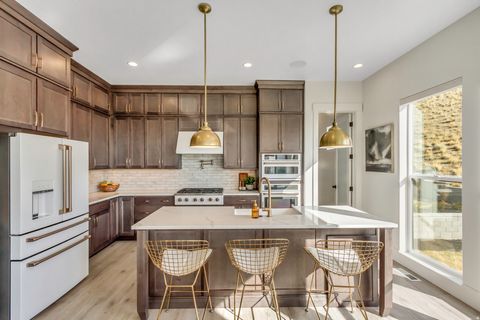 Tiny photo for 1701 W OAKRIDGE CIR, Lehi, UT 84043 (MLS # 2134300)