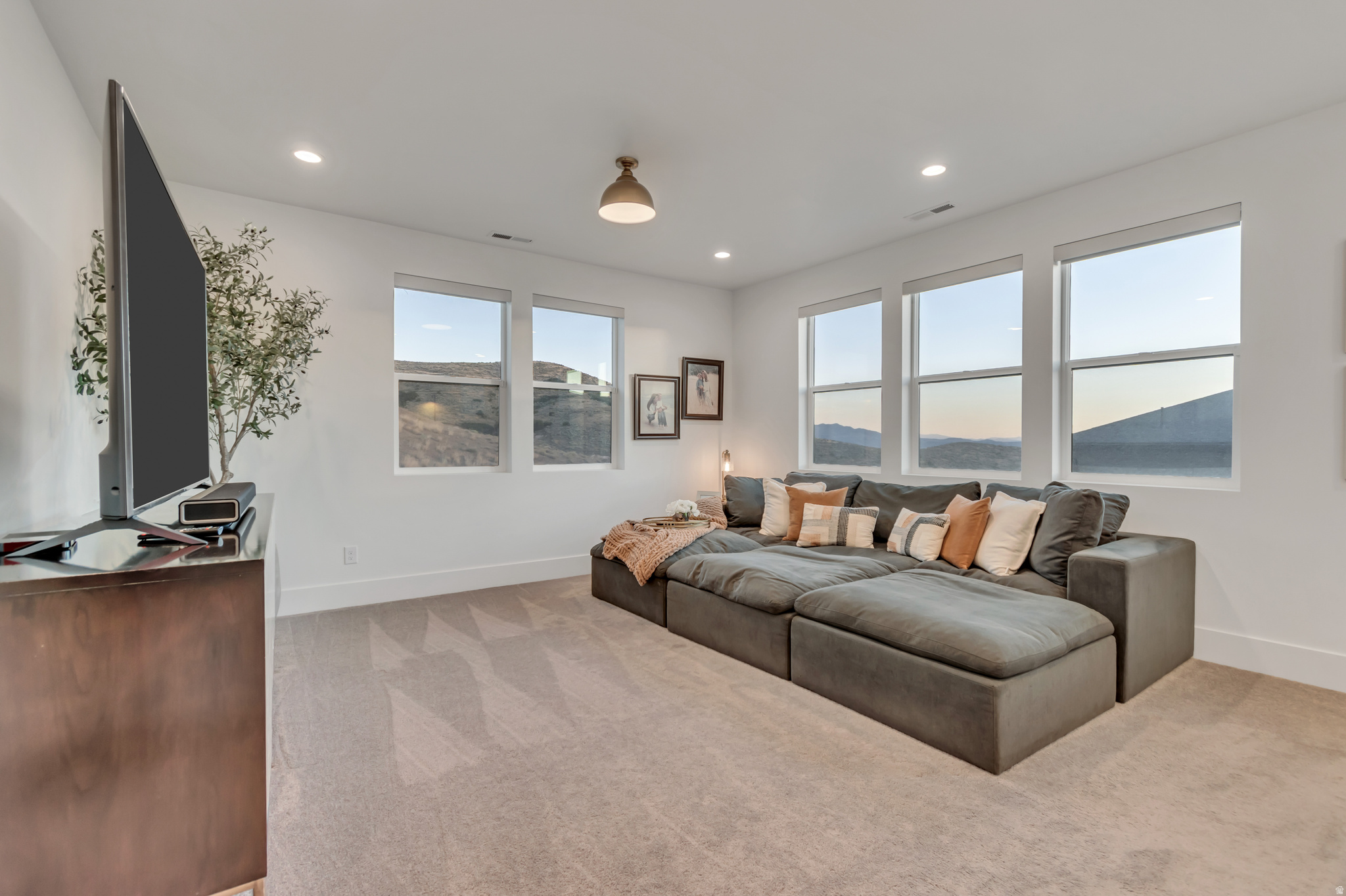 HIDDEN CANYON - Residential