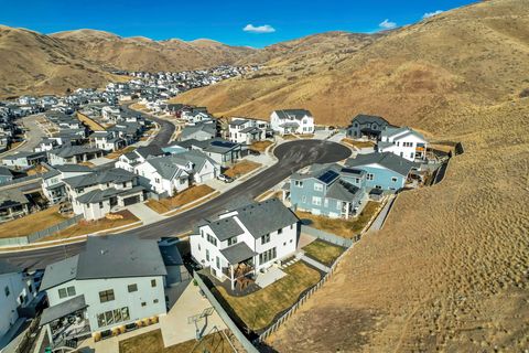 Tiny photo for 1701 W OAKRIDGE CIR, Lehi, UT 84043 (MLS # 2134300)