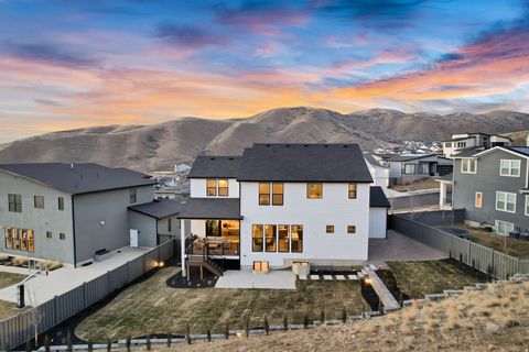 Tiny photo for 1701 W OAKRIDGE CIR, Lehi, UT 84043 (MLS # 2134300)
