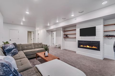 Tiny photo for 1701 W OAKRIDGE CIR, Lehi, UT 84043 (MLS # 2134300)