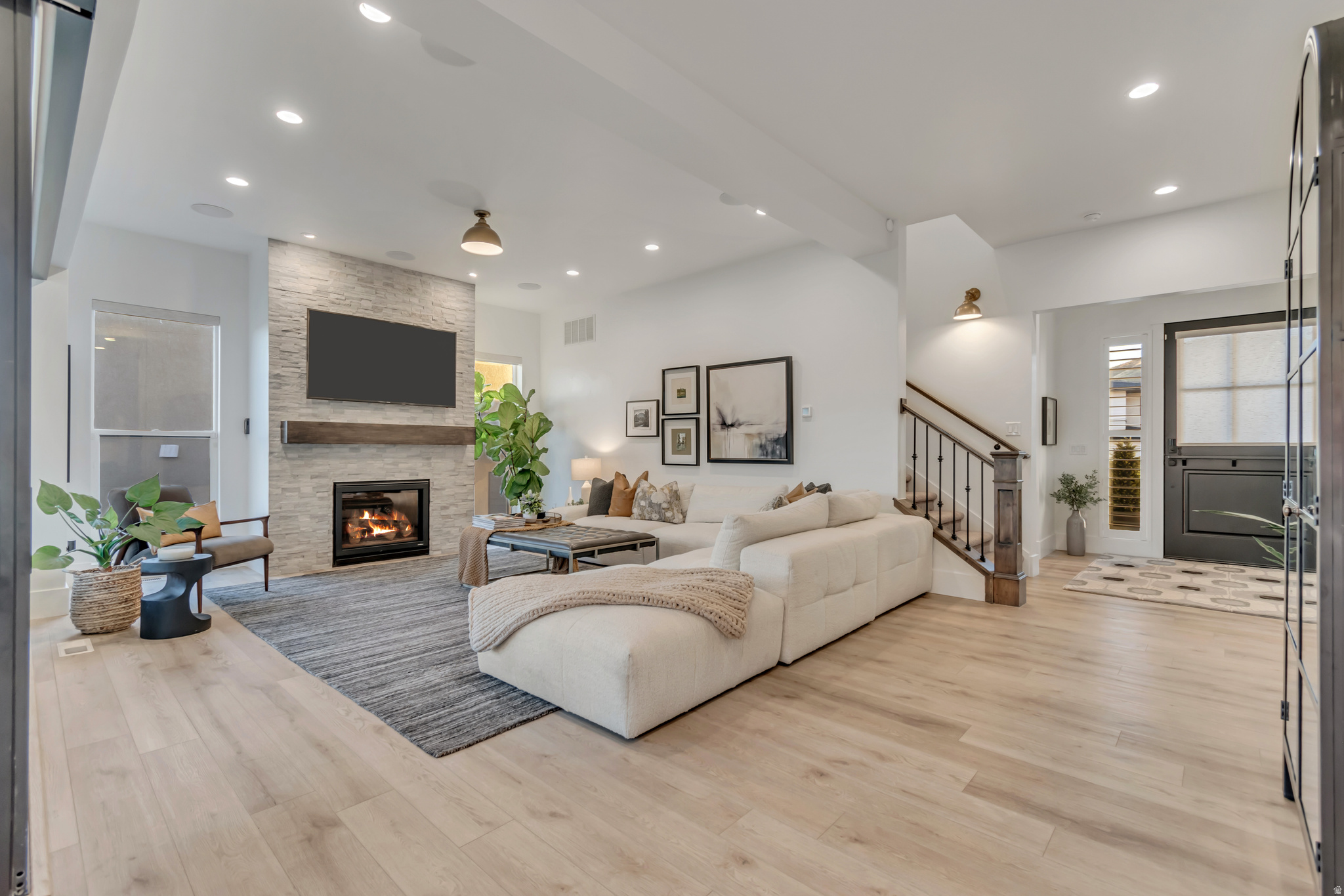 HIDDEN CANYON - Residential