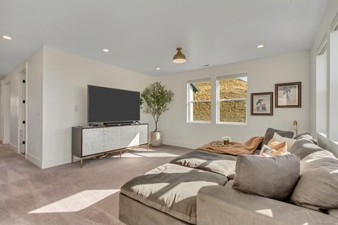 Tiny photo for 1701 W OAKRIDGE CIR, Lehi, UT 84043 (MLS # 2134300)