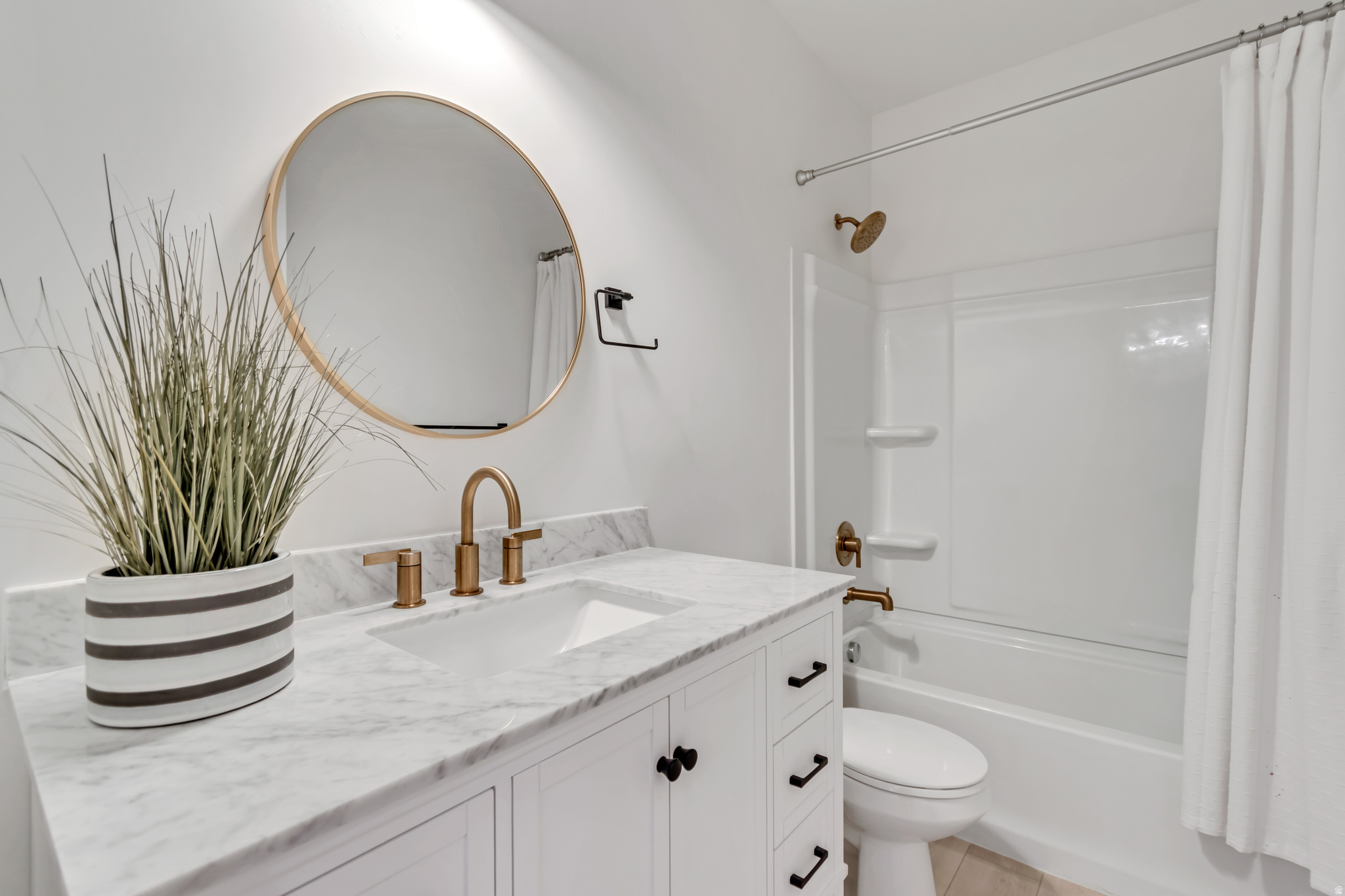 HIDDEN CANYON - Residential