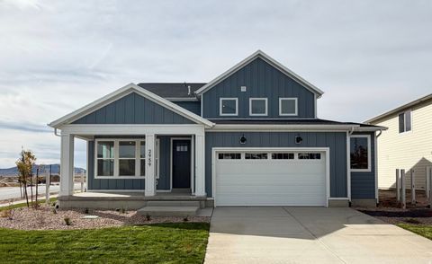 Photo of 2959 N KINGBIRD DR #613, Eagle Mountain, UT 84005 (MLS # 2122038)