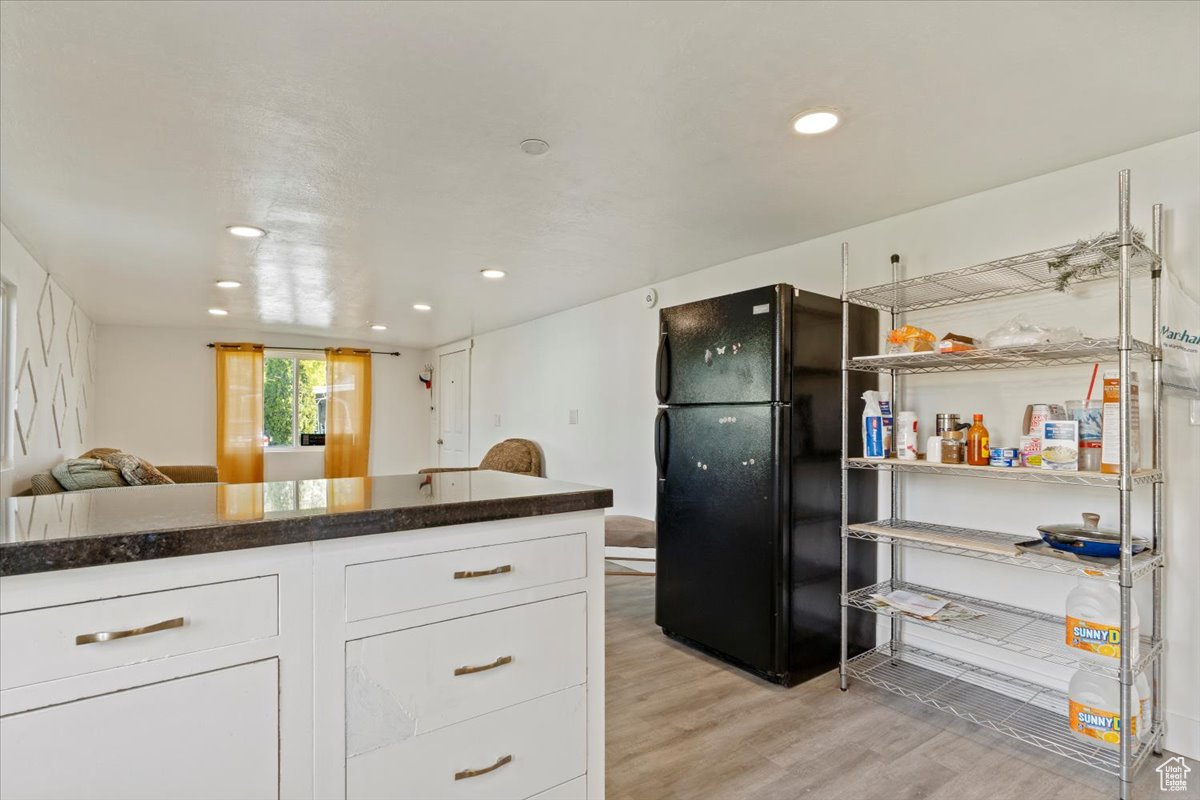 SANDEE VILLAGE - Residential