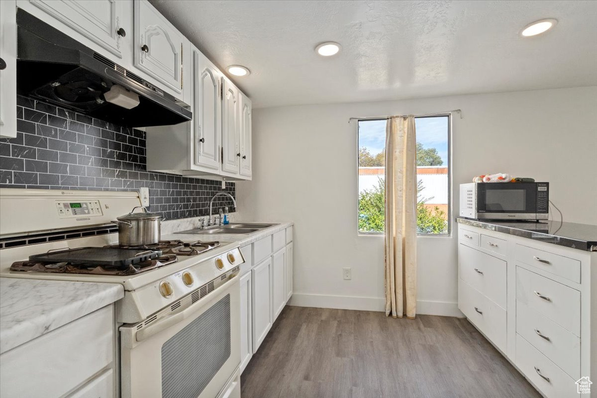 SANDEE VILLAGE - Residential