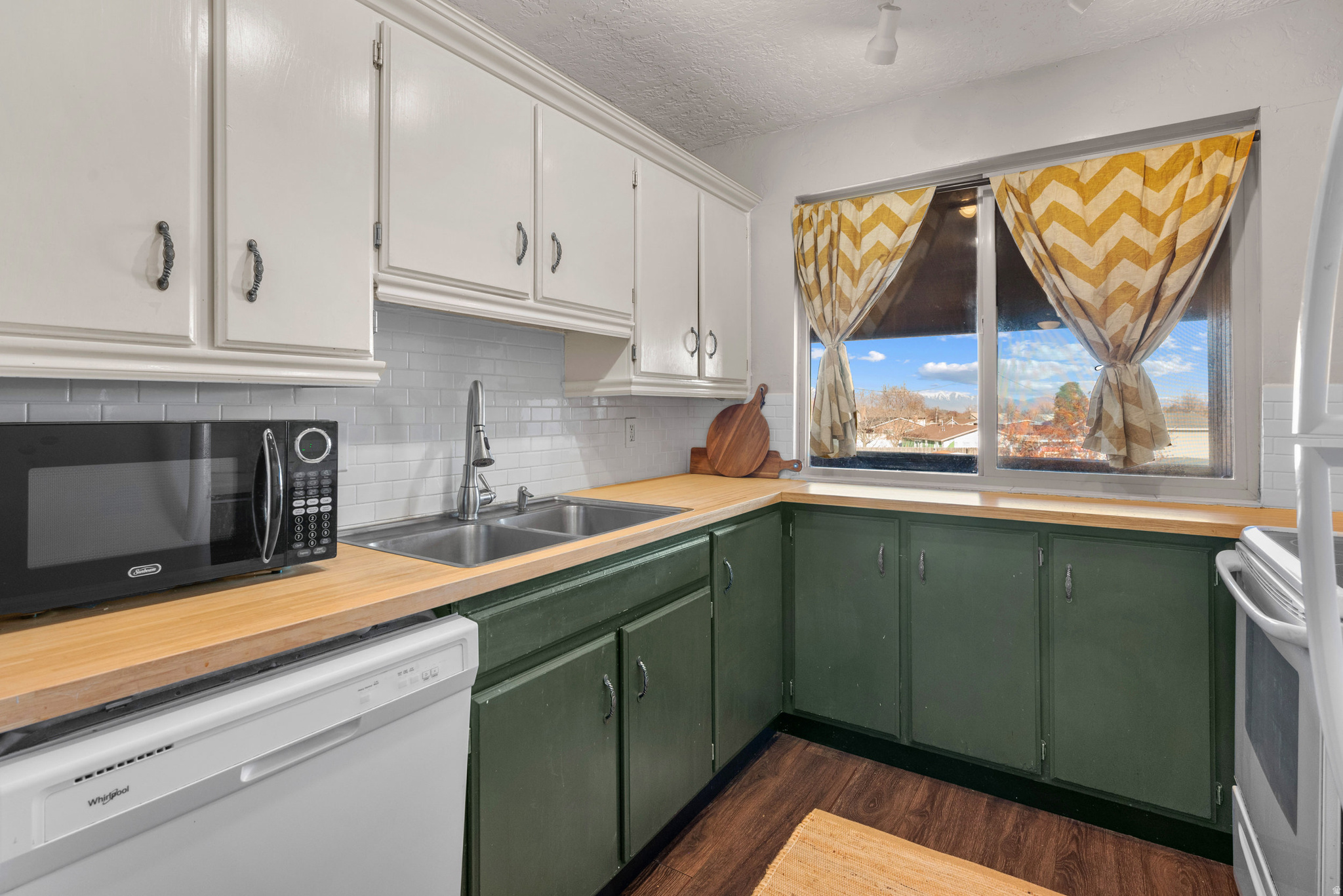 OAK CREST CONDO - Residential