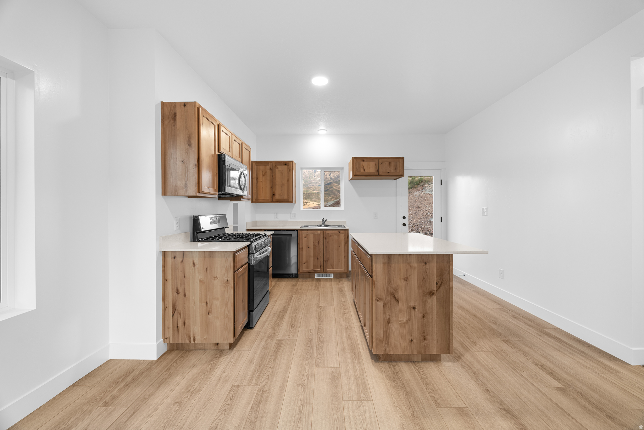 SUMMIT HILLS THE RIDGE - Residential