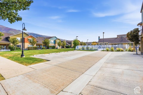 Tiny photo for 872 N FARMINGTON XING, Farmington, UT 84025 (MLS # 2189762)