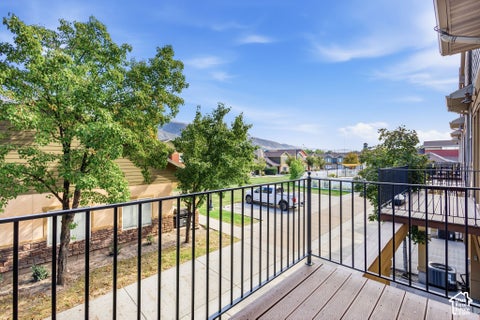 Tiny photo for 872 N FARMINGTON XING, Farmington, UT 84025 (MLS # 2189762)