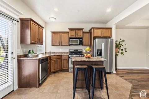 Tiny photo for 872 N FARMINGTON XING, Farmington, UT 84025 (MLS # 2189762)