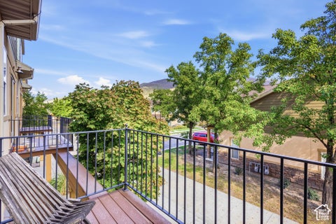 Tiny photo for 872 N FARMINGTON XING, Farmington, UT 84025 (MLS # 2189762)