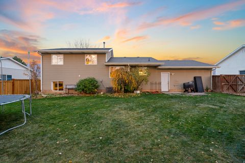 Tiny photo for 559 N MITCHELL Dr, Spanish Fork, UT 84660 (MLS # 2122705)