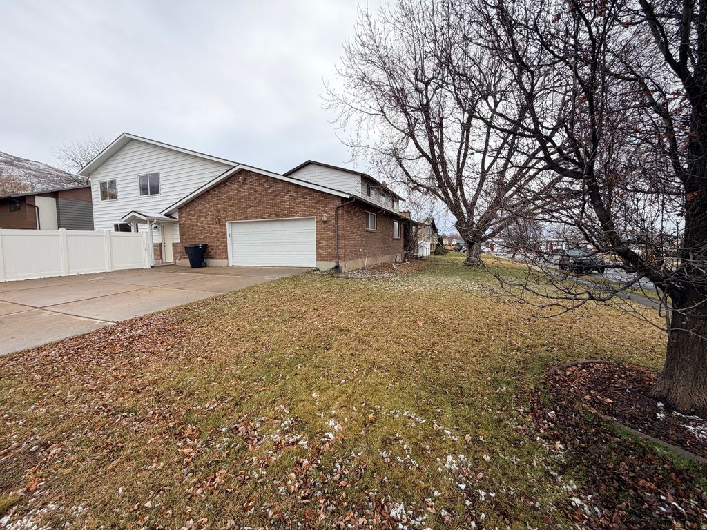 Photo of 270 N 900 E, Kaysville, UT 84037 (MLS # 2130037)