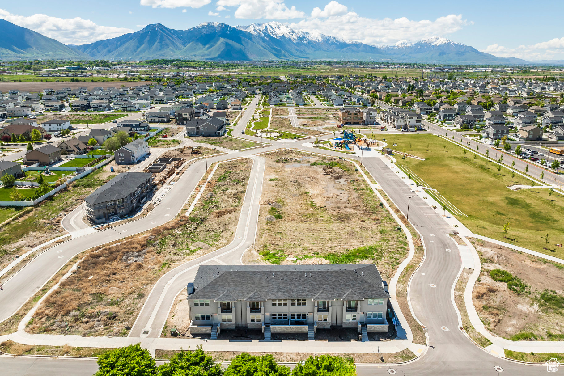 WESTFIELDS CENTRAL - Residential Income