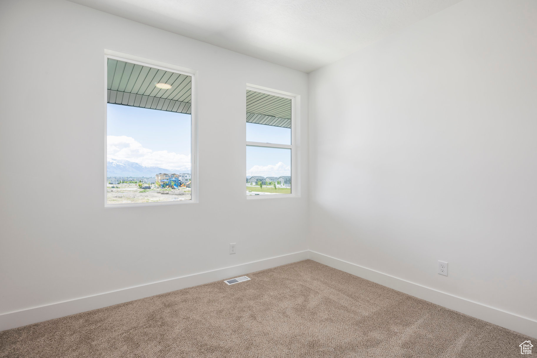 WESTFIELDS CENTRAL - Residential Income