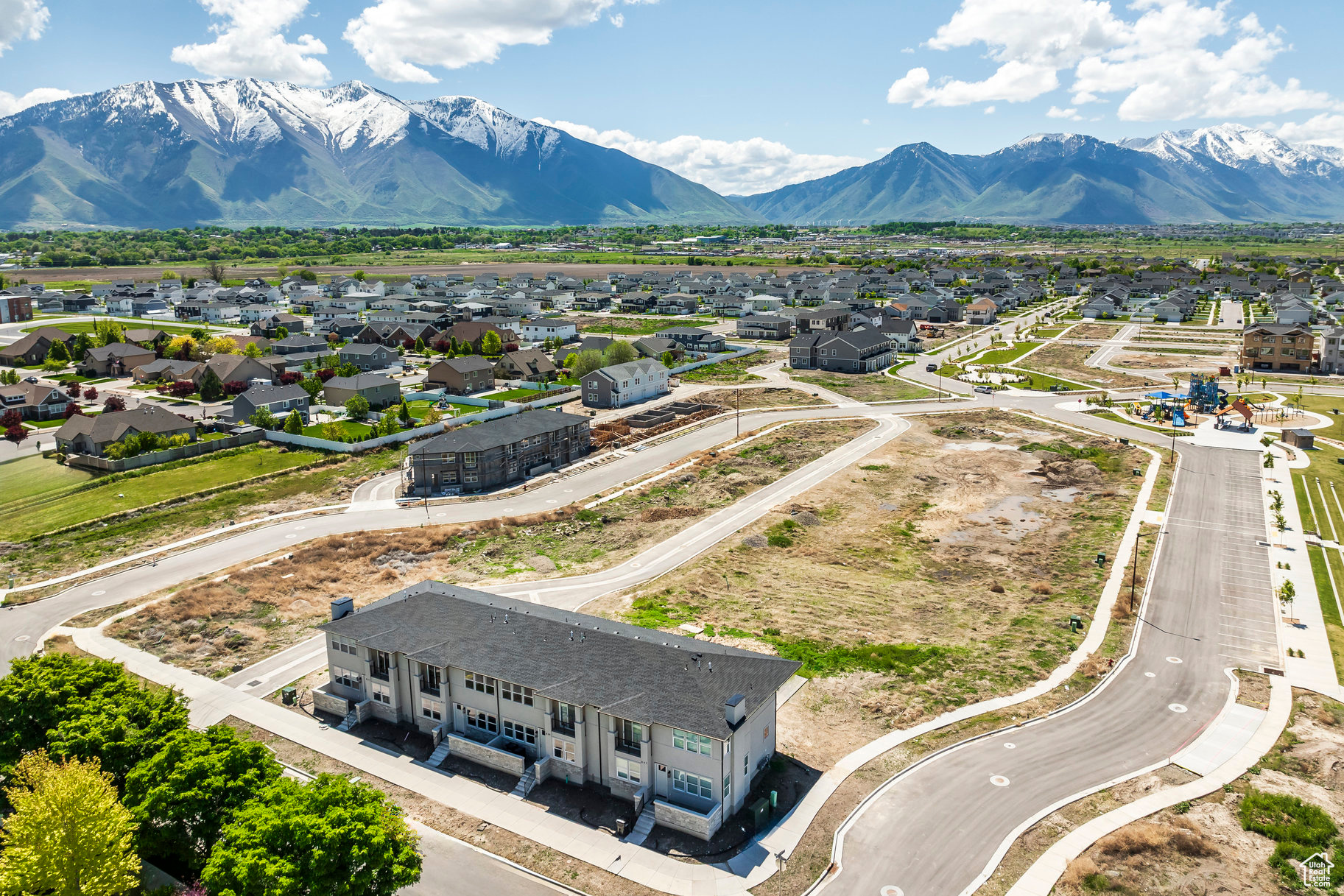 WESTFIELDS CENTRAL - Residential Income