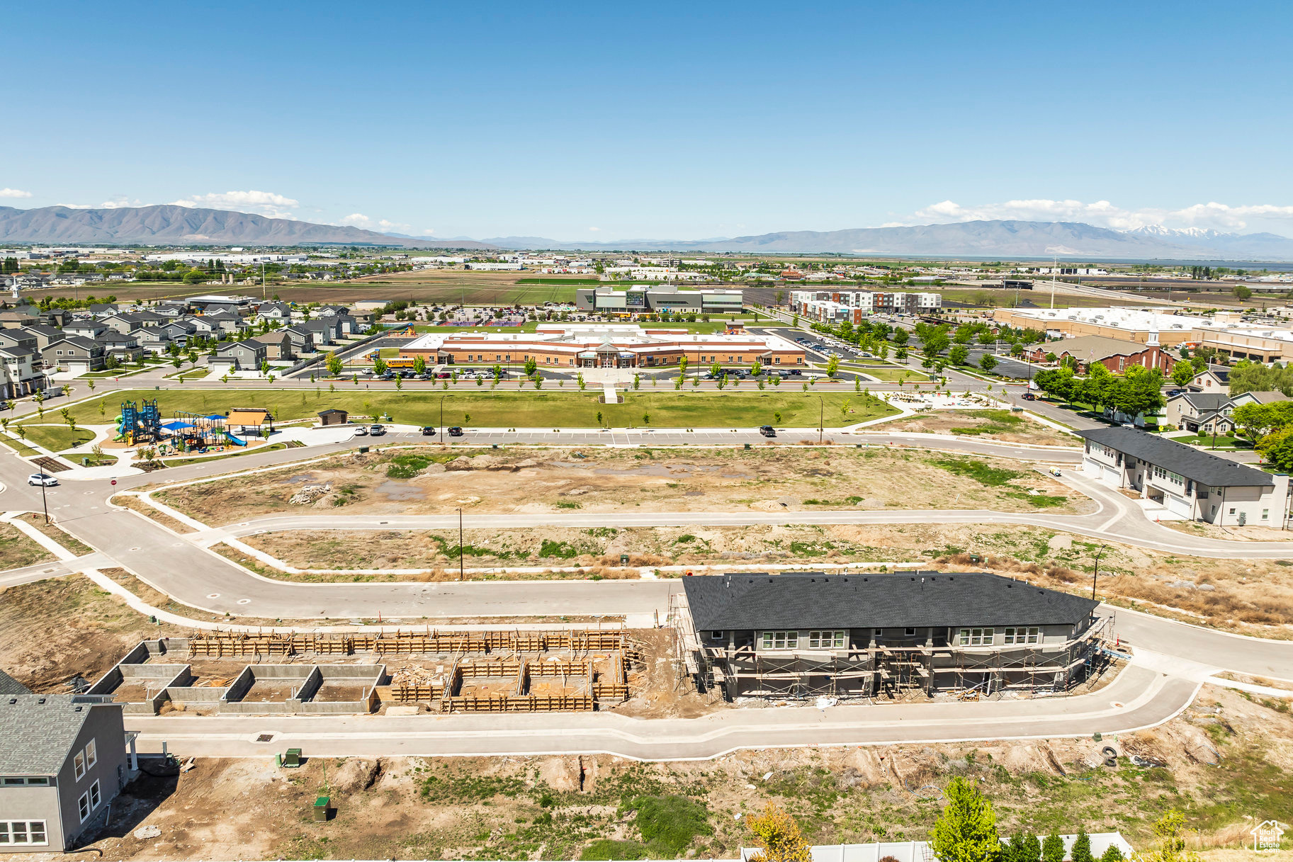 WESTFIELDS CENTRAL - Residential Income