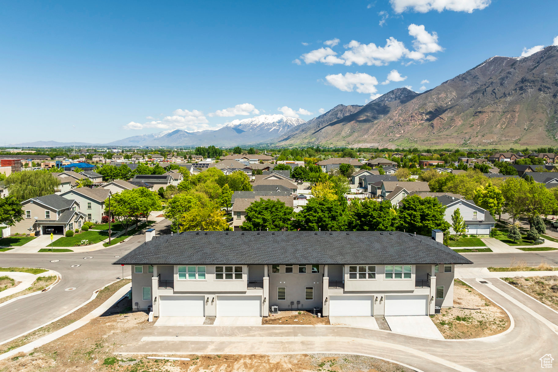 WESTFIELDS CENTRAL - Residential Income