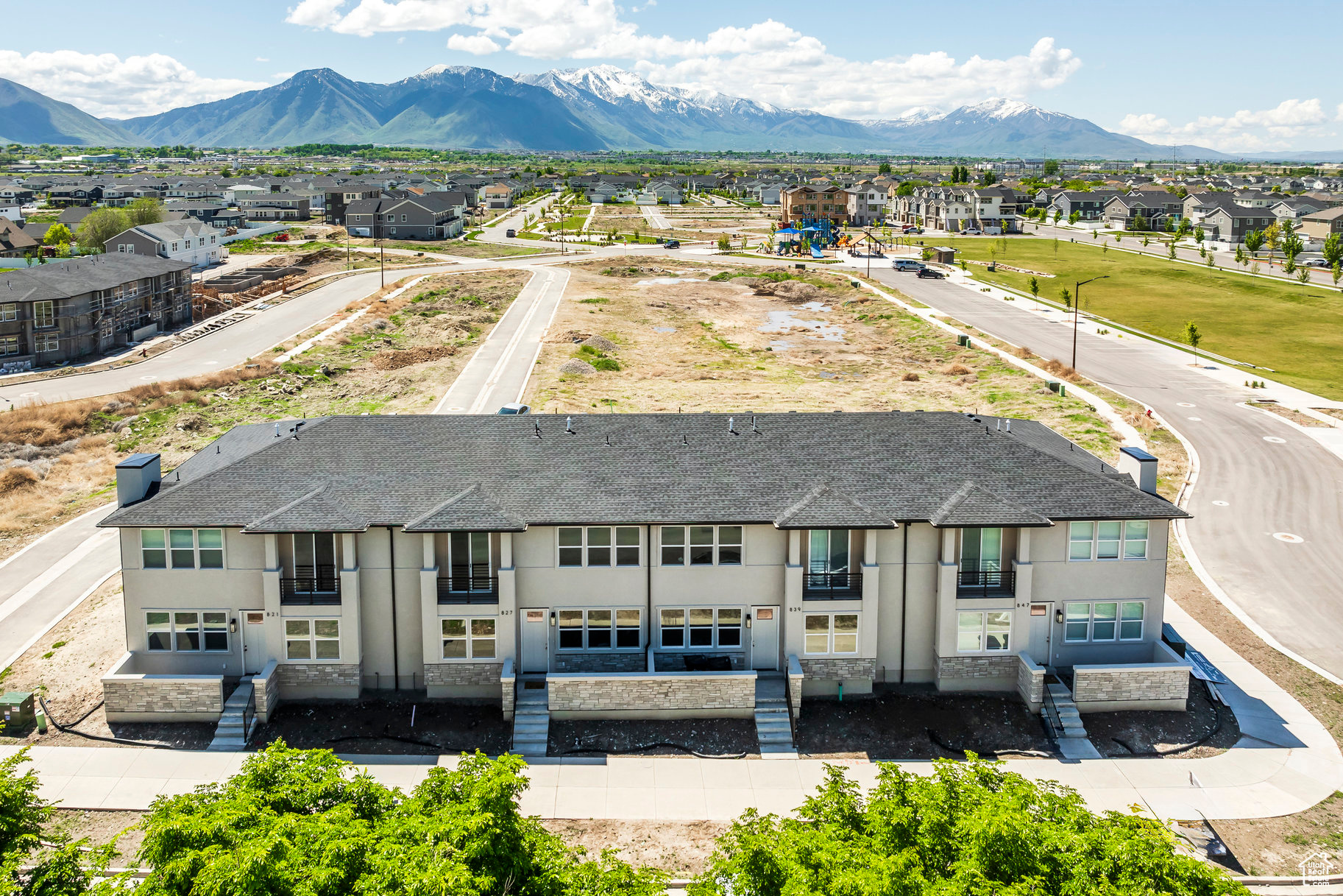 WESTFIELDS CENTRAL - Residential Income