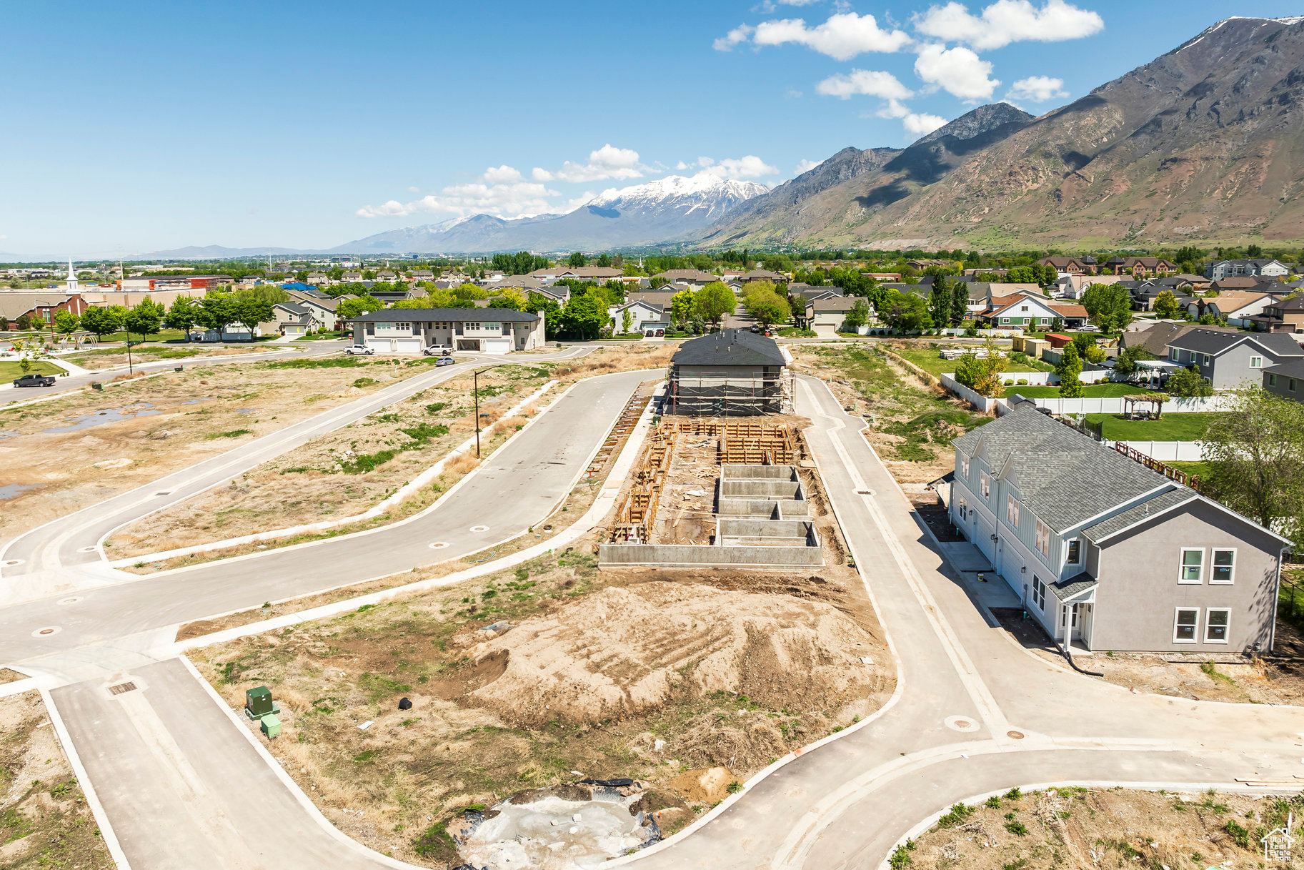 WESTFIELDS CENTRAL - Residential Income