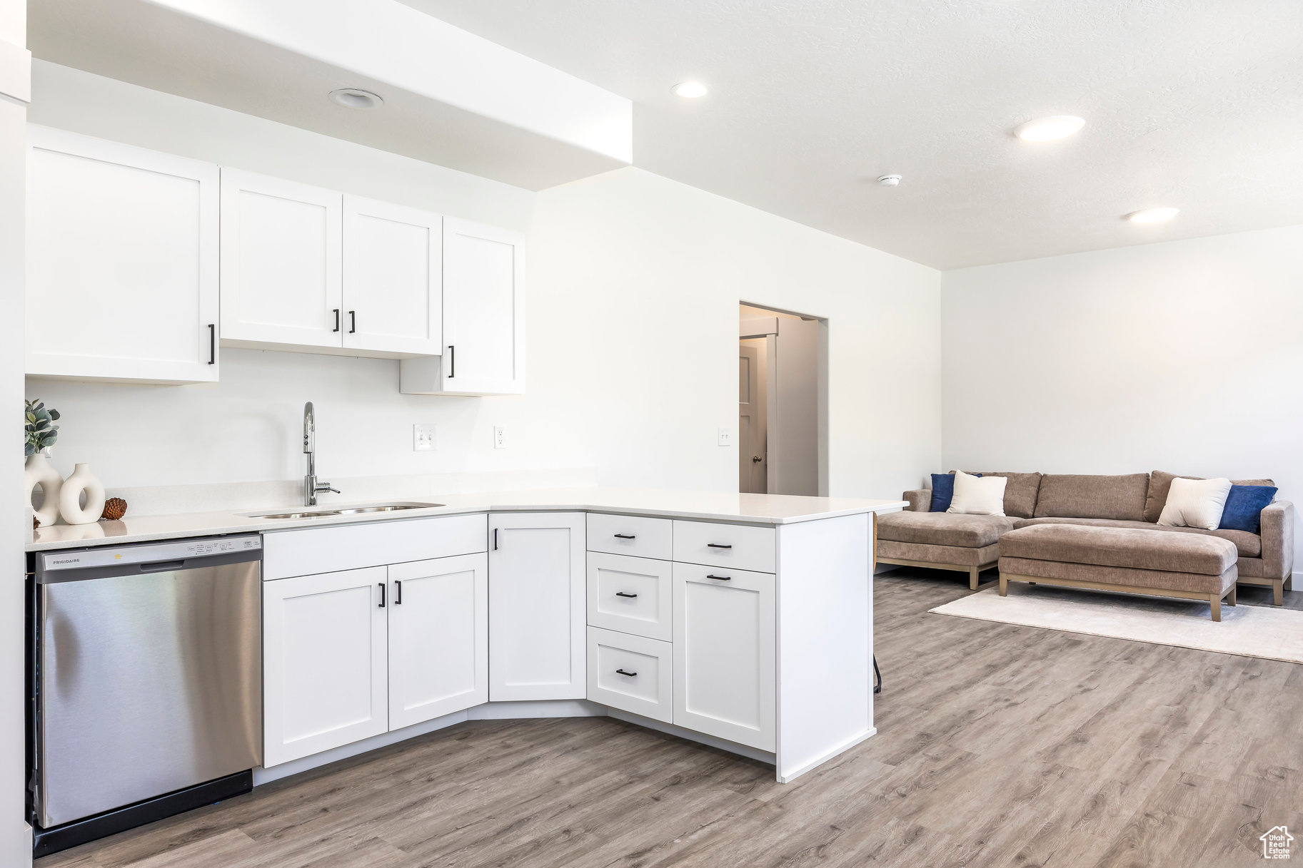 WESTFIELDS CENTRAL - Residential Income