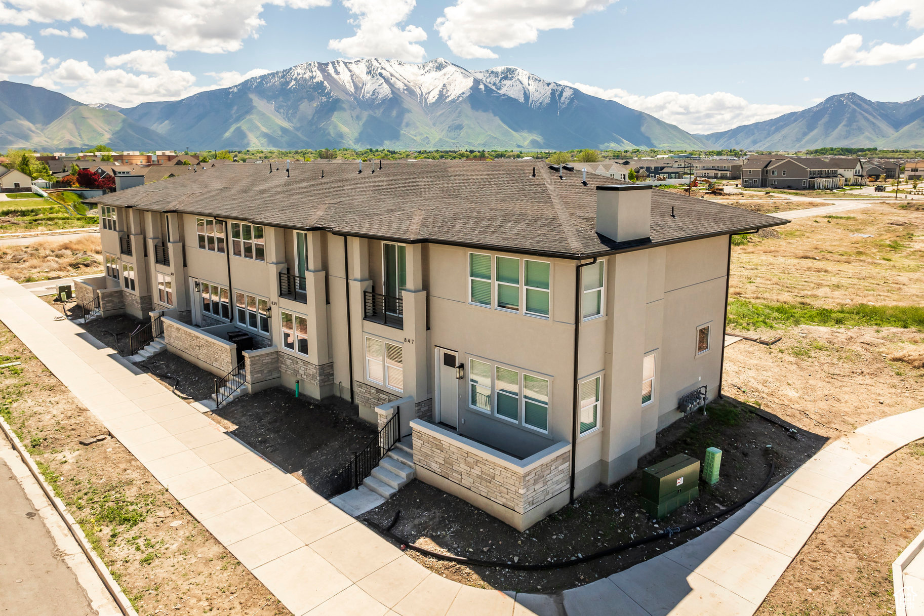 WESTFIELDS CENTRAL - Residential Income