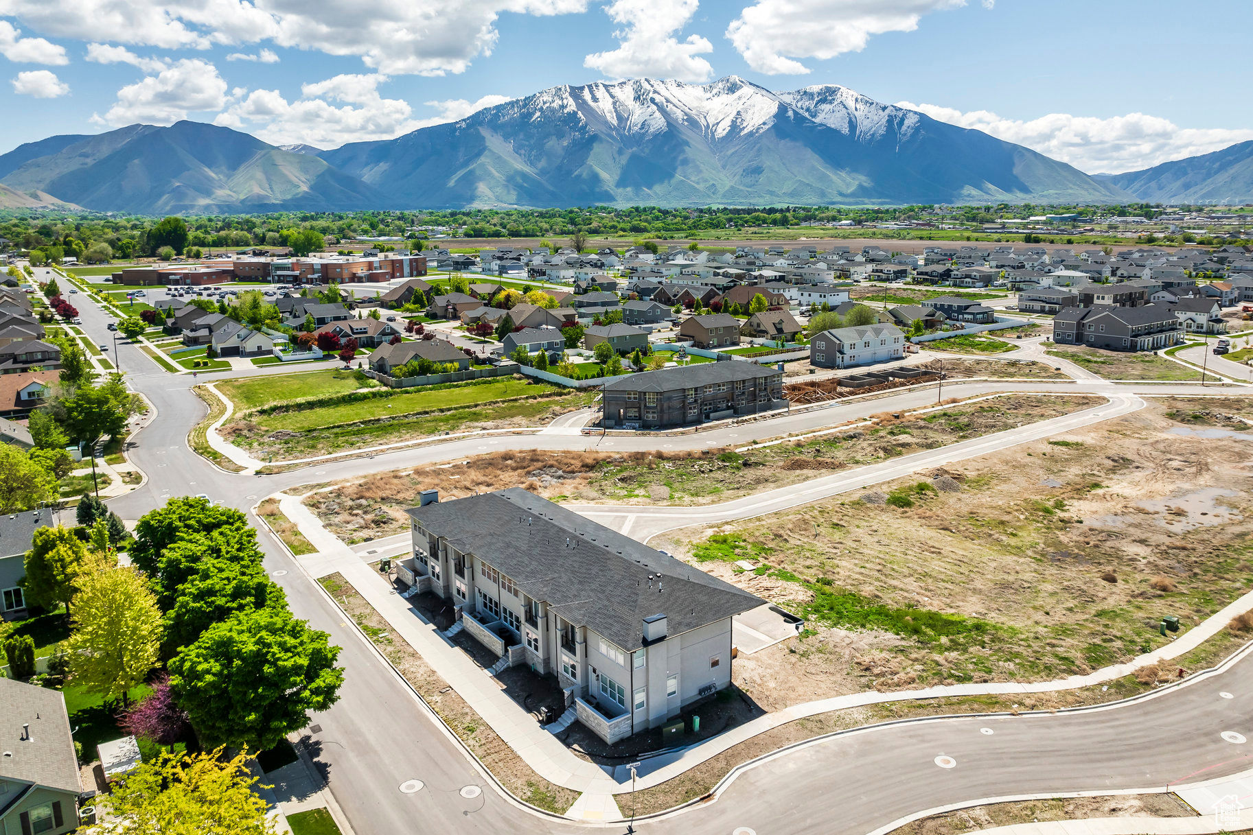 WESTFIELDS CENTRAL - Residential Income