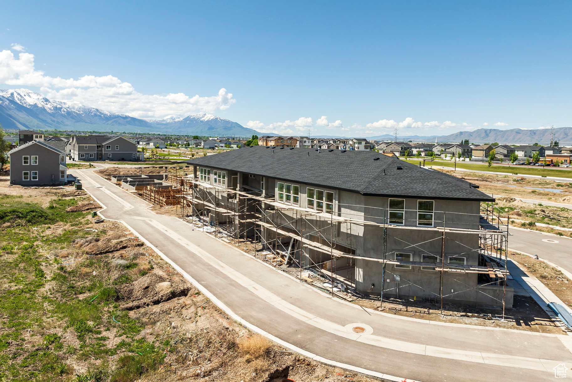 WESTFIELDS CENTRAL - Residential Income