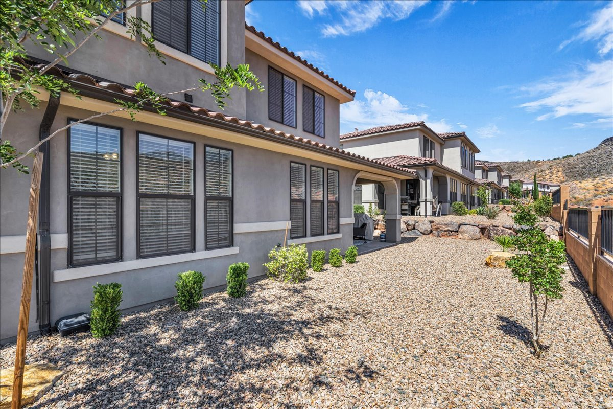ESCONDIDO AT SIENNA - Residential