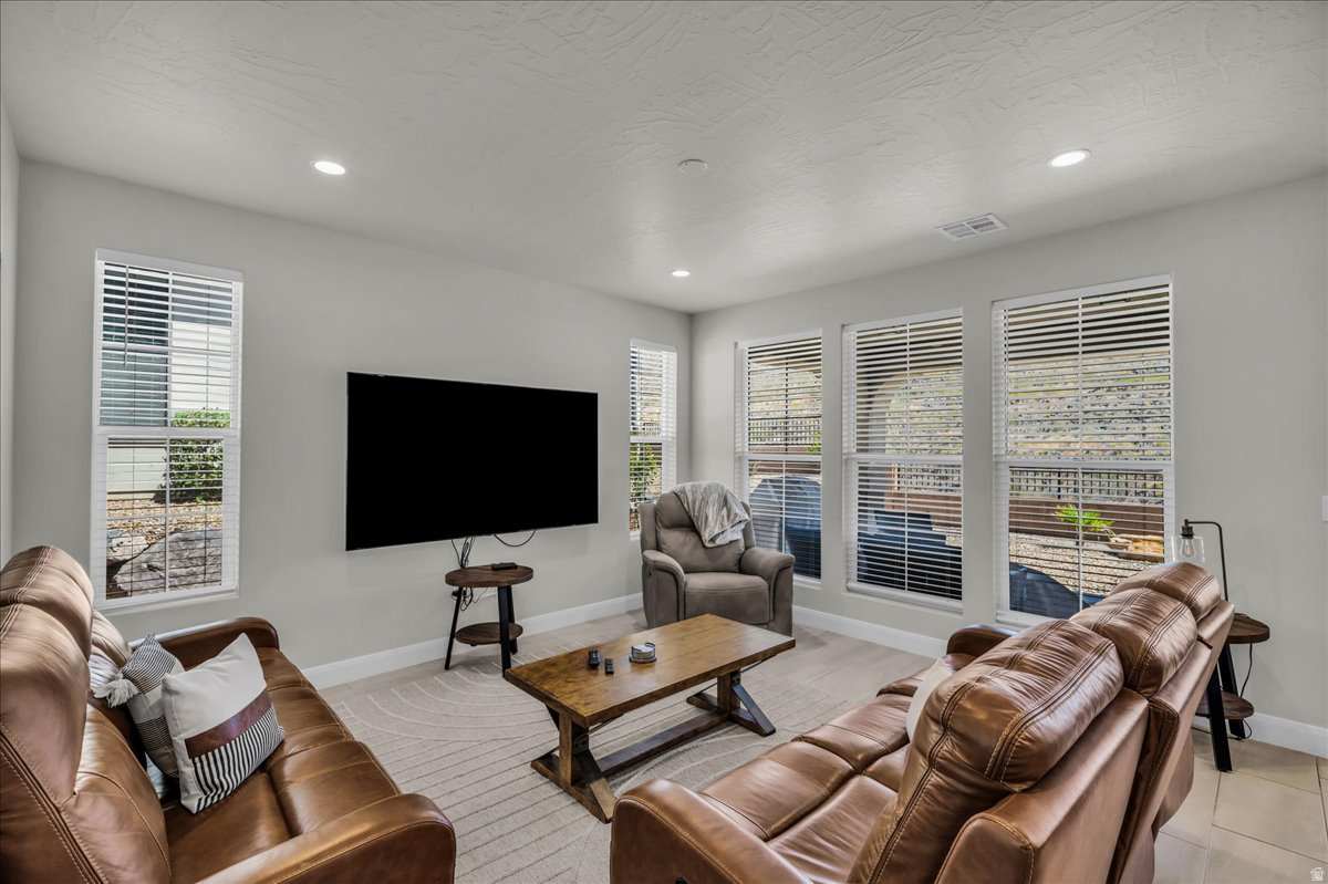 ESCONDIDO AT SIENNA - Residential