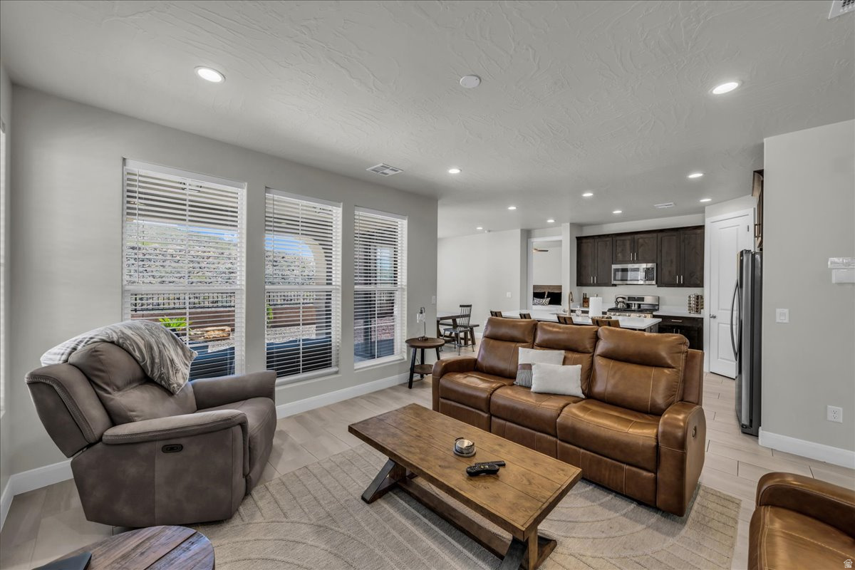 ESCONDIDO AT SIENNA - Residential