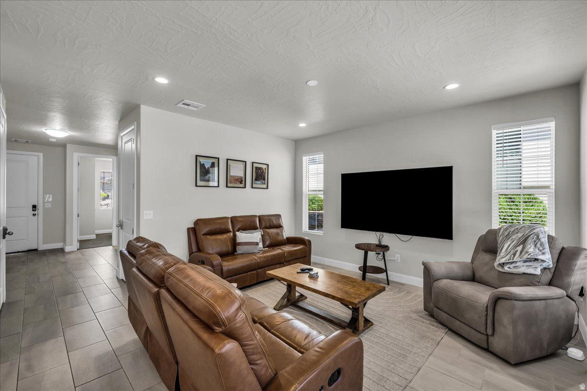 ESCONDIDO AT SIENNA - Residential