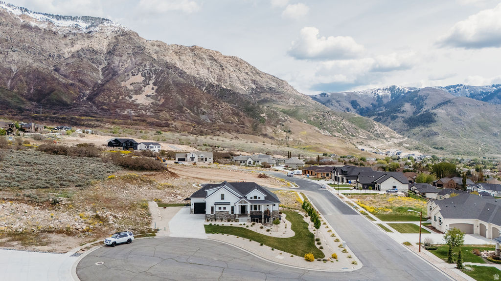 NORTH OAKS COVE - Residential